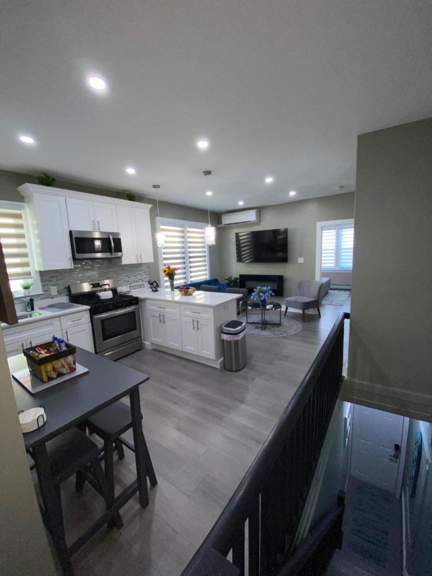 Hugh'S And Nora'S Place To Stay นิวยอร์ก ภายนอก รูปภาพ