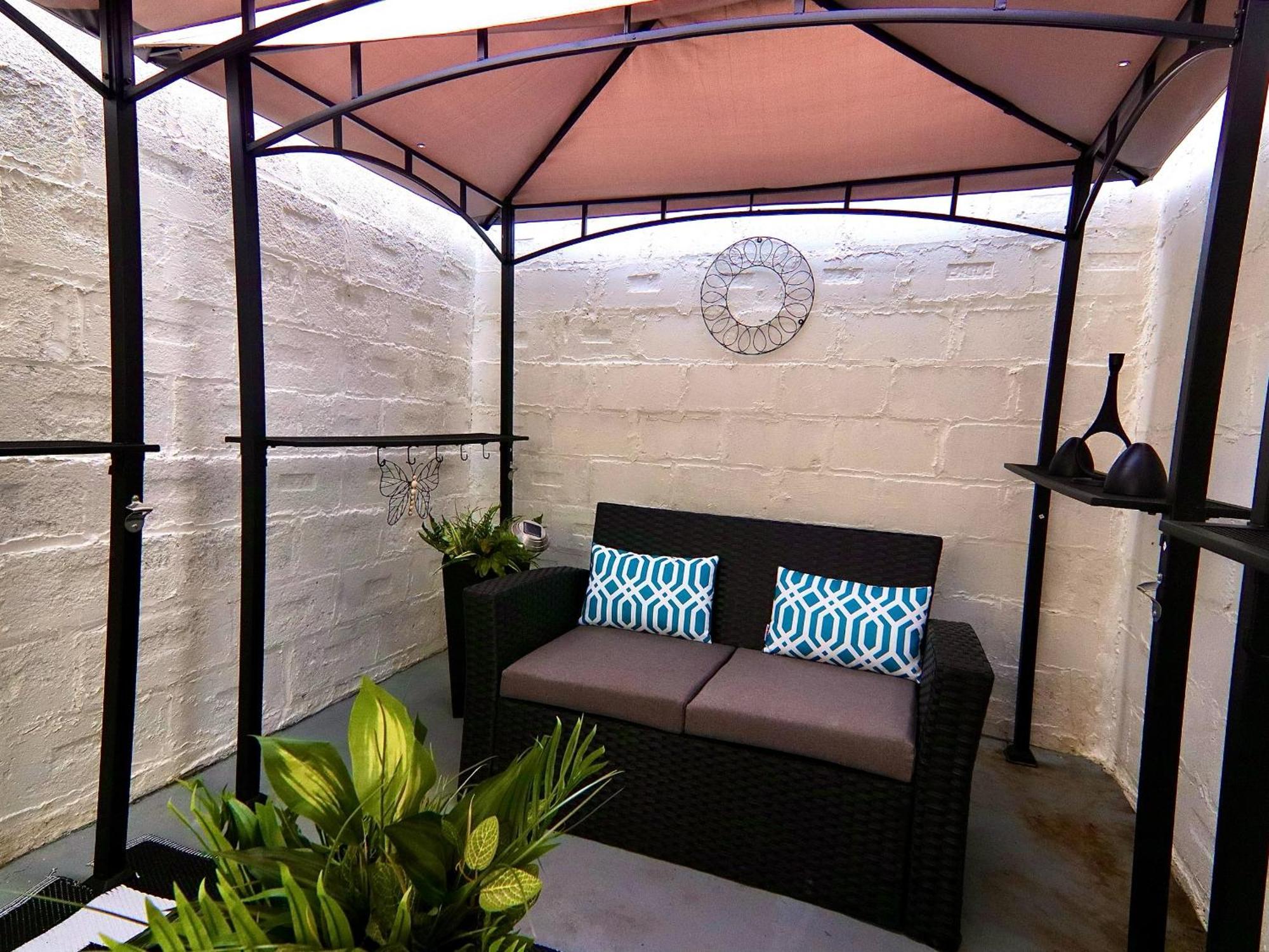 Hugh'S And Nora'S Place To Stay นิวยอร์ก ภายนอก รูปภาพ